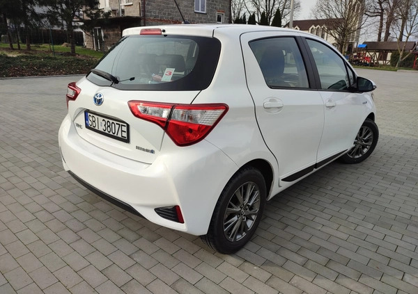 Toyota Yaris cena 53900 przebieg: 35000, rok produkcji 2018 z Biała małe 106